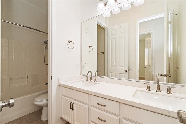 Hall Bath - 69457 Turnberry Ct