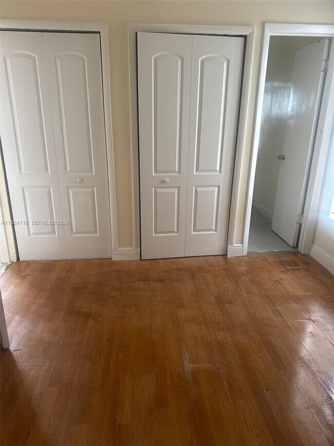 Building Photo - 7640 Kimberly Blvd