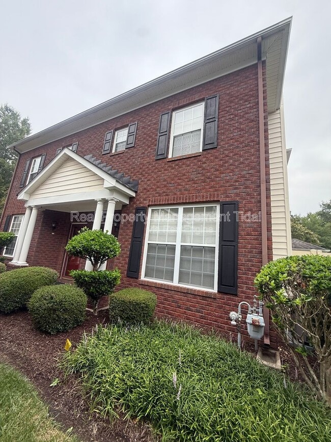 Building Photo - 5813 Ludington Dr