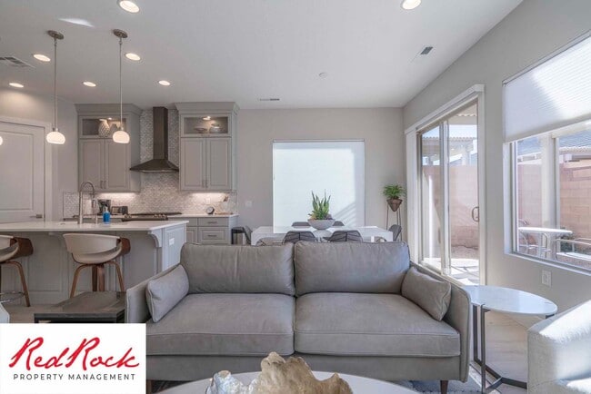 Building Photo - 2 Bedroom Fully Furnished Home In Sun River Community for 55 years and older with a firm 6 Month ...