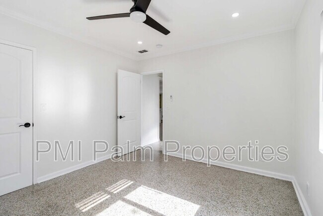 Building Photo - 431 52nd St