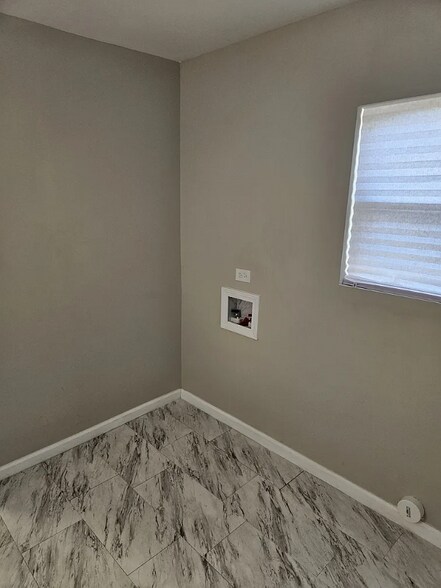 Building Photo - 109 60th St