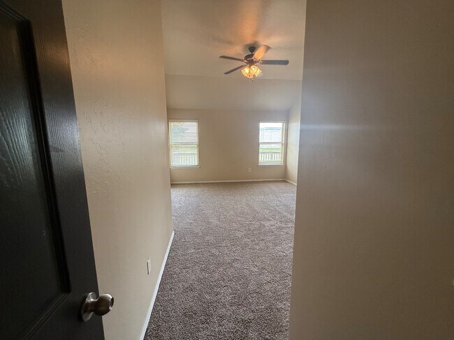 Building Photo - 19132 Cottonwood Ct