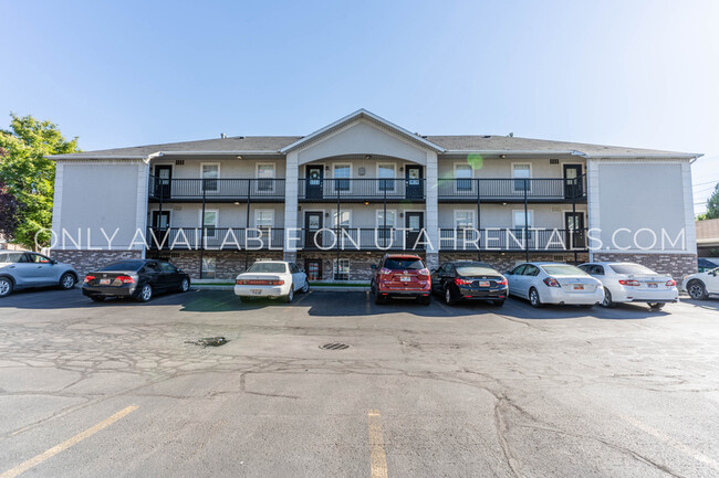 Building Photo - 909 N 500 W