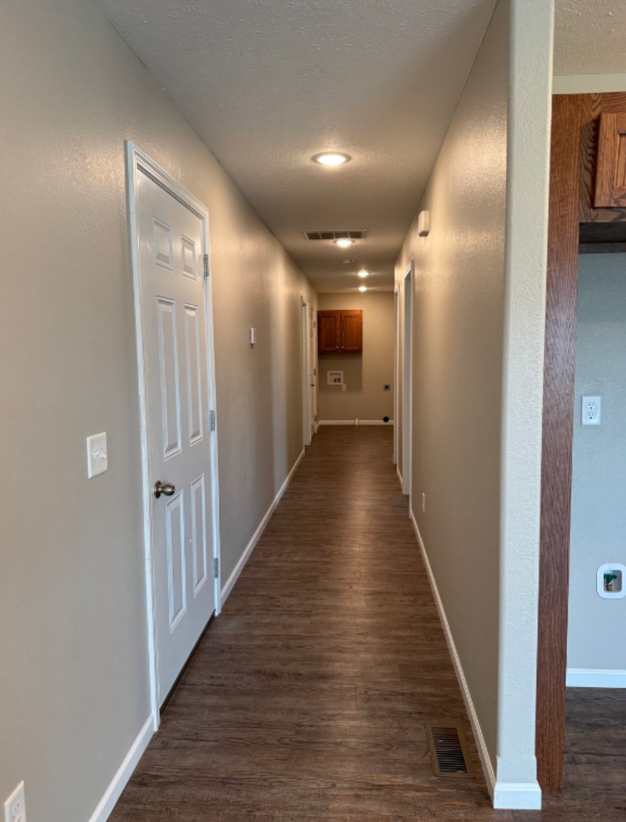 Building Photo - 919-921 W Stewart St