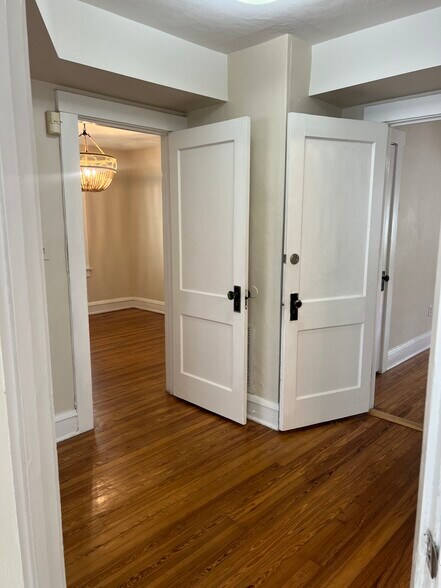 Hallway - 5915 N Flagler Dr