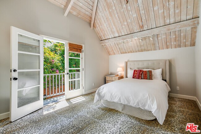 Building Photo - 2962 Valmere Dr