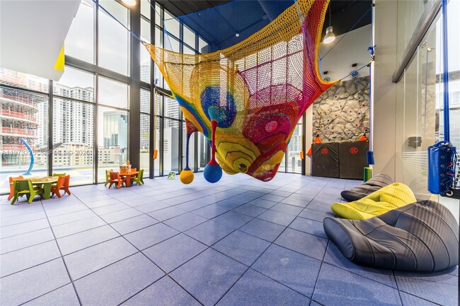 Building Photo - 1010 Brickell Ave