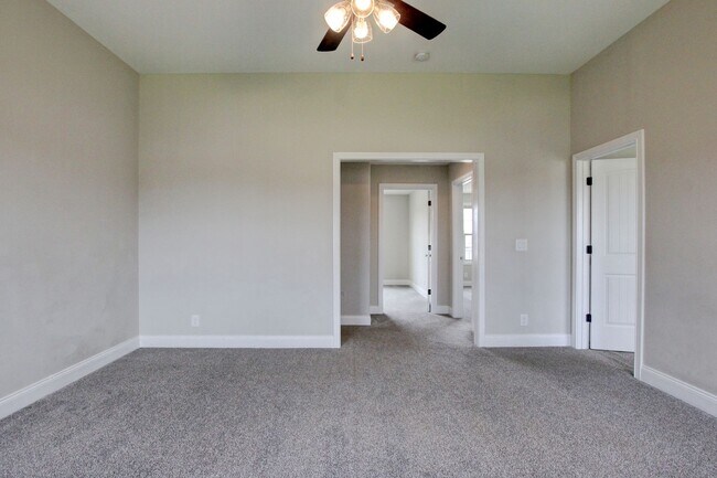 Building Photo - 230 Cotoneaster Ln