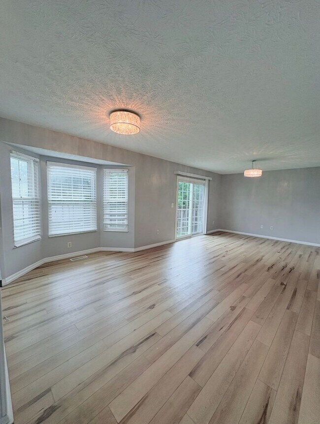 Building Photo - 4BR/2.5BA  | Newly Flooring | Garage | Gated back yard