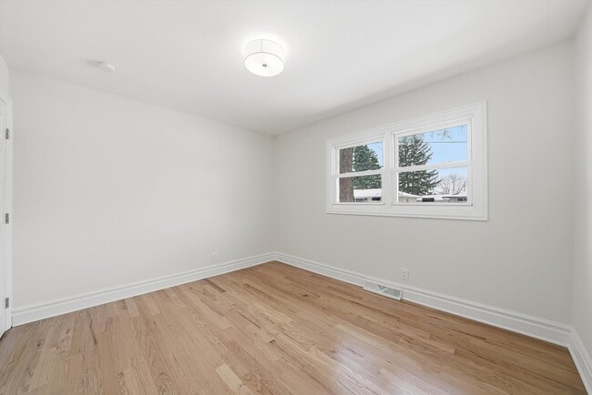 Building Photo - 15409 S Union Pl