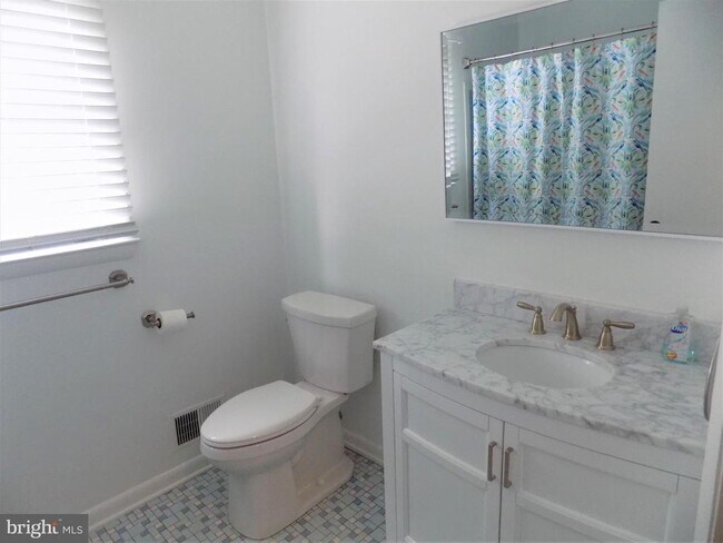 Building Photo - 313 Glenville Rd