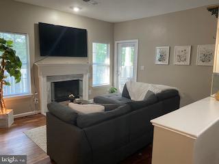 Building Photo - 1720 Lake Shore Crest Dr