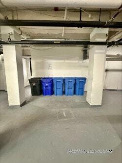 Building Photo - 143 Park Dr