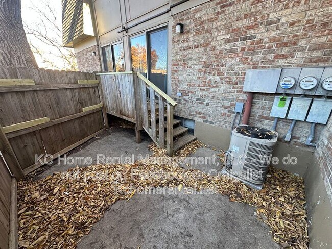 Building Photo - 1708 E 97th St