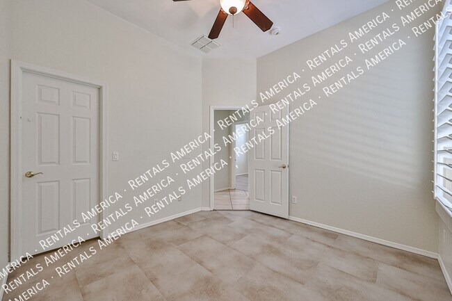 Building Photo - 4307 W Hopi Trail