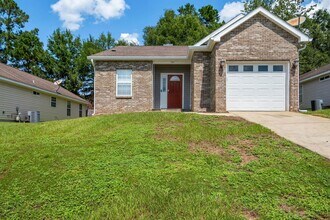Building Photo - 944 Saddle Creek Run