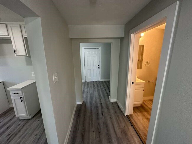 Building Photo - 1912 Gentry St