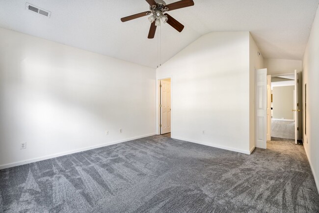 Building Photo - Charming 3-Bedroom Ranch in the Heart of D...