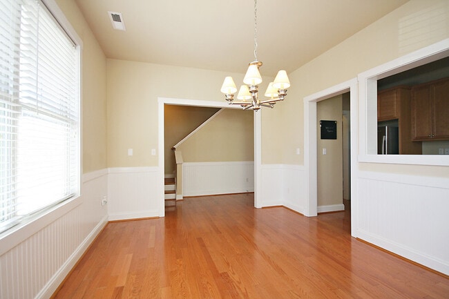 Building Photo - Pet Friendly, End-Unit Townhome Near Crozet Park