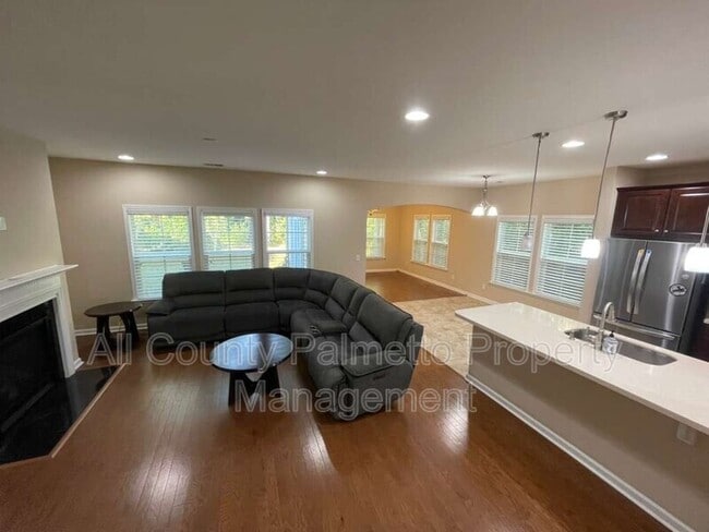 Building Photo - 120 Gazania Way