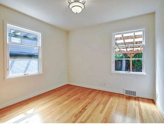 Building Photo - Traditional Home in Capitol Hill with Fenced Back Yard