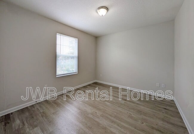 Building Photo - 8749 Dandy Ave