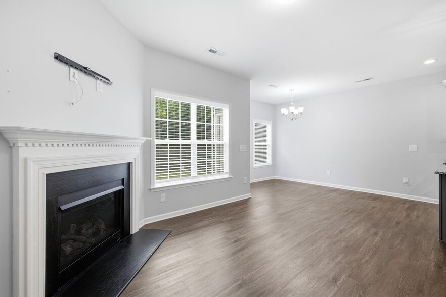 Building Photo - 117 Wellons Creek Dr