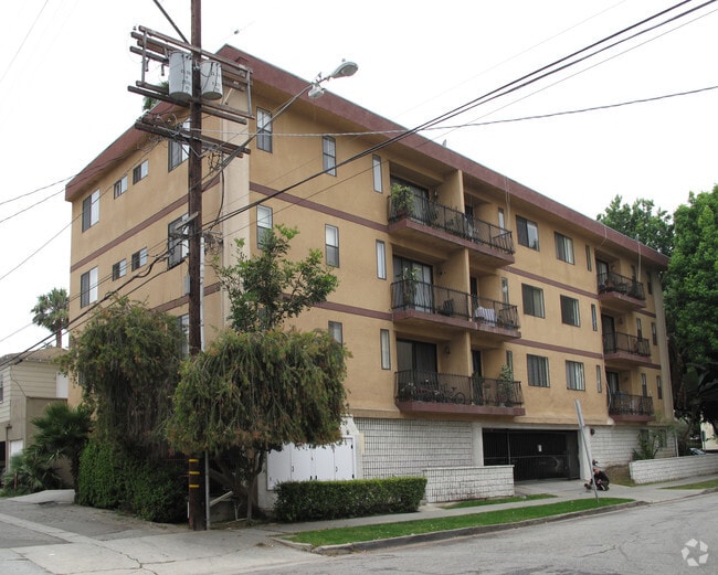 Building Photo - 350 N Oakhurst Dr