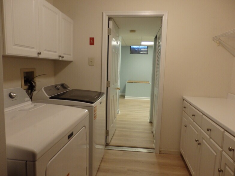 Building Photo - 4574 Louise Saint Claire Dr