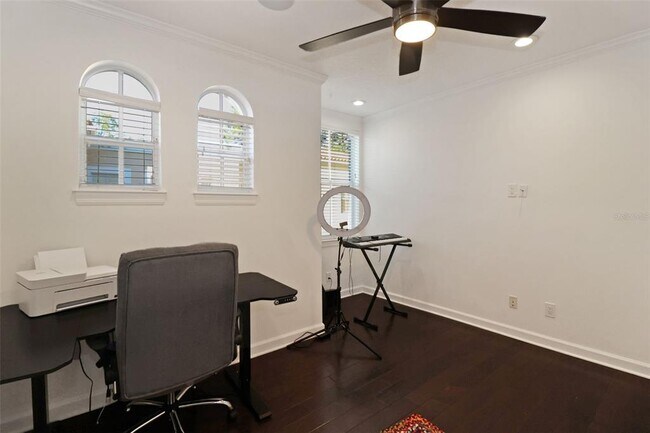 Building Photo - 505 S Tampania Ave
