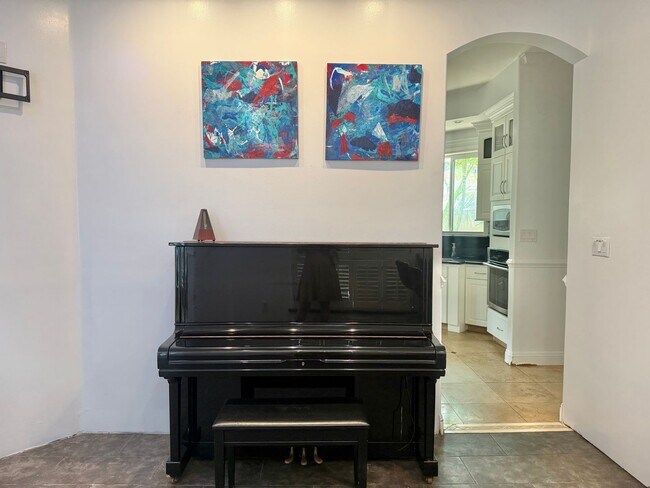 Building Photo - Partially Furnished 3 Bedroom / 2.5 Bathroom Custom Home in Sandhill Estates gated community!