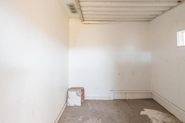 Building Photo - 3340 Burke Rd