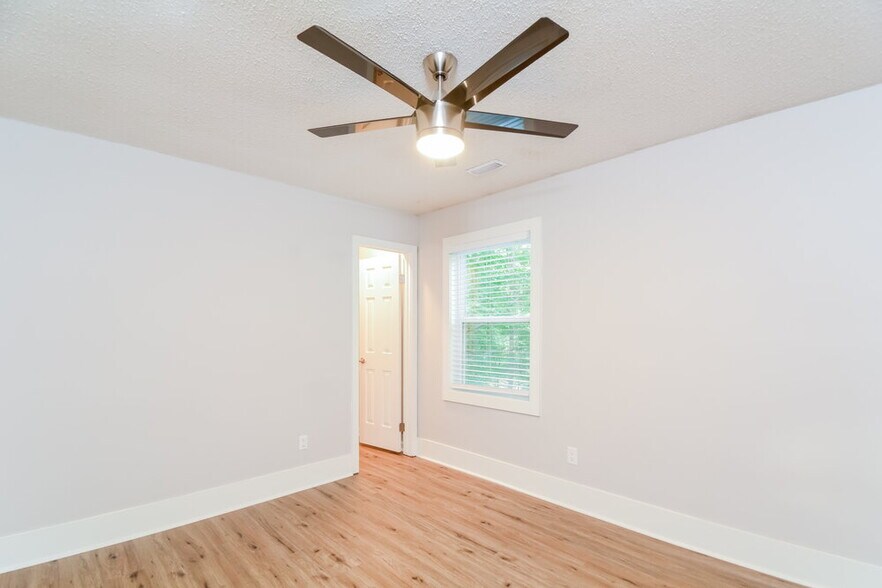 Building Photo - 310 Berwick Ct