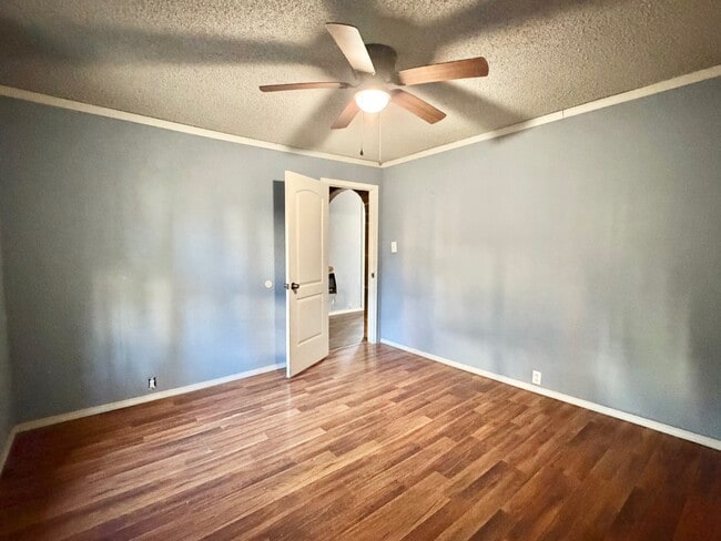 Building Photo - 104 Selma St