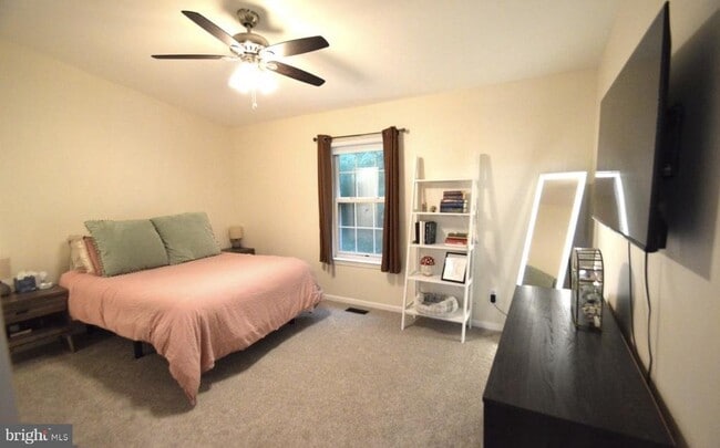 Building Photo - 138 Creekside Ct