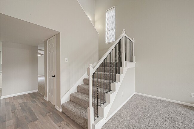 Building Photo - 1614 Talbrook Dr