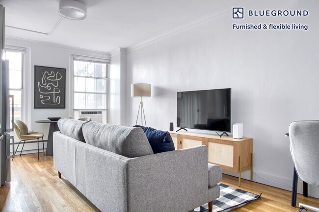 Building Photo - 1284 Beacon St