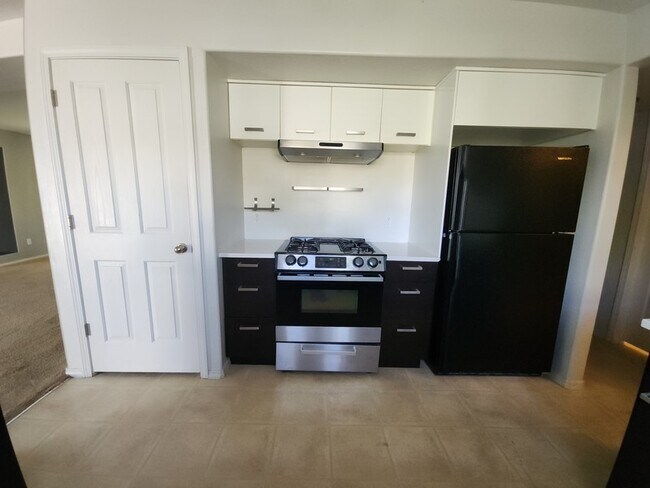 Building Photo - 209 Interlochen Ln
