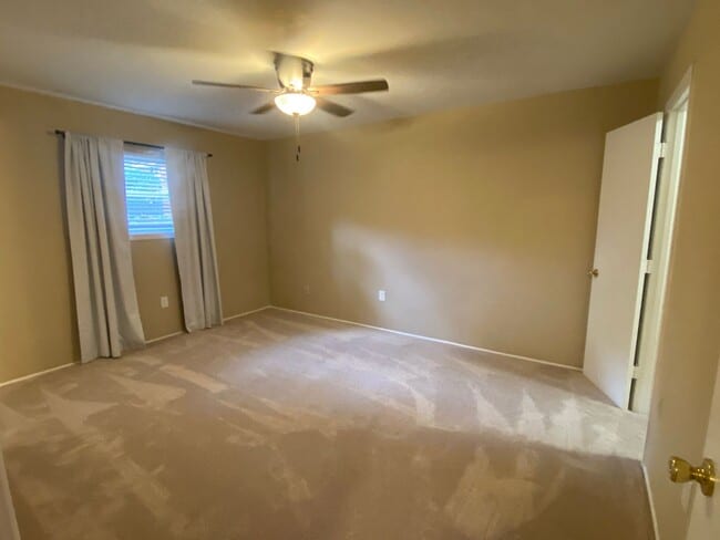 Building Photo - Greystone and Skyland