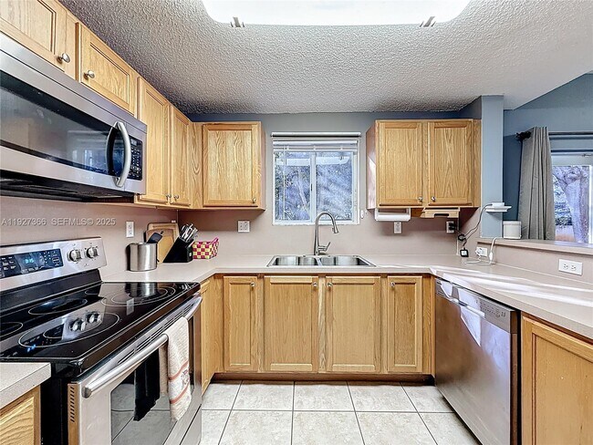 Building Photo - 5955 SW 99th Terrace