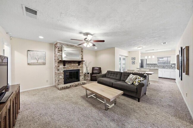 Building Photo - 9715 Lawngate Dr