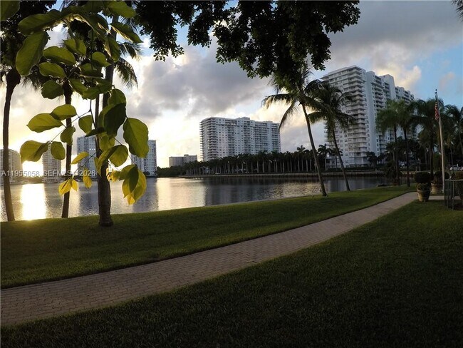 Building Photo - 18151 NE 31st Ct