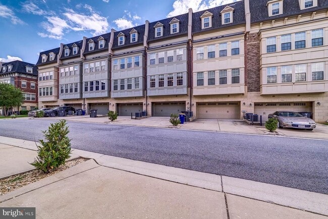 Building Photo - 705 River Mist Dr