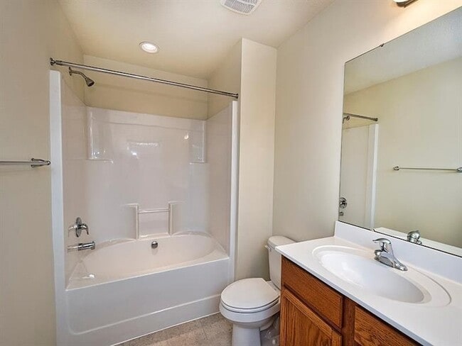 Building Photo - 261 Broadstone Dr