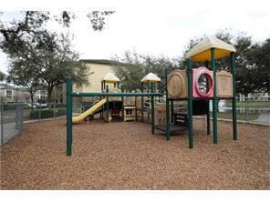 Building Photo - RIVERVIEW: 2 bed/1 bath, 3rd floor Condo