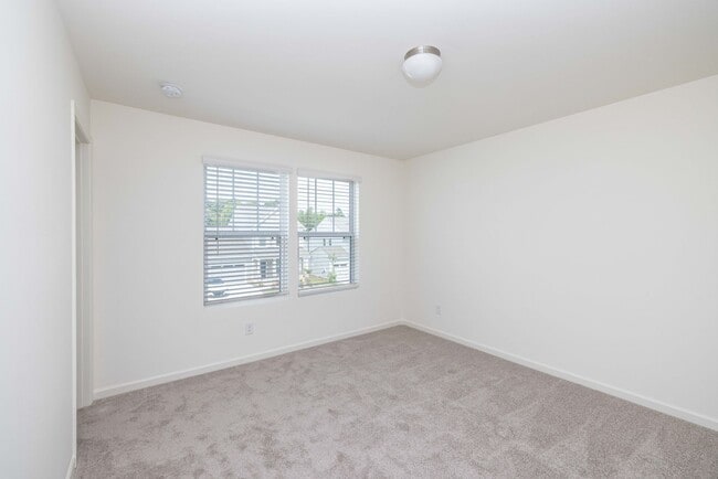 Building Photo - Beautiful 4 Bedroom Home Piedmont School D...