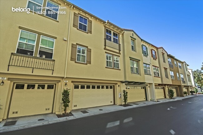 Building Photo - 737 Luz del Sol Loop