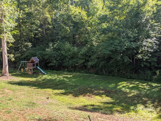 Building Photo - 743 Irish Green Dr