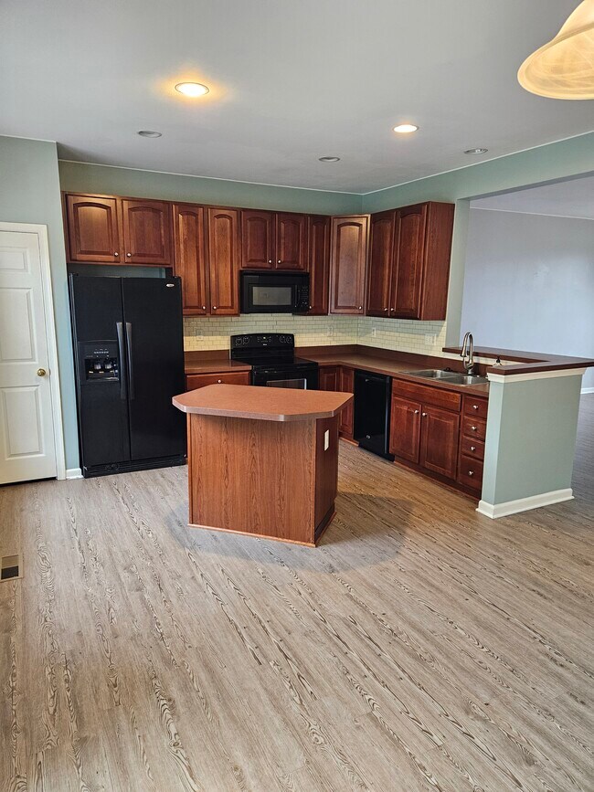 Building Photo - 77 Riparian Ln